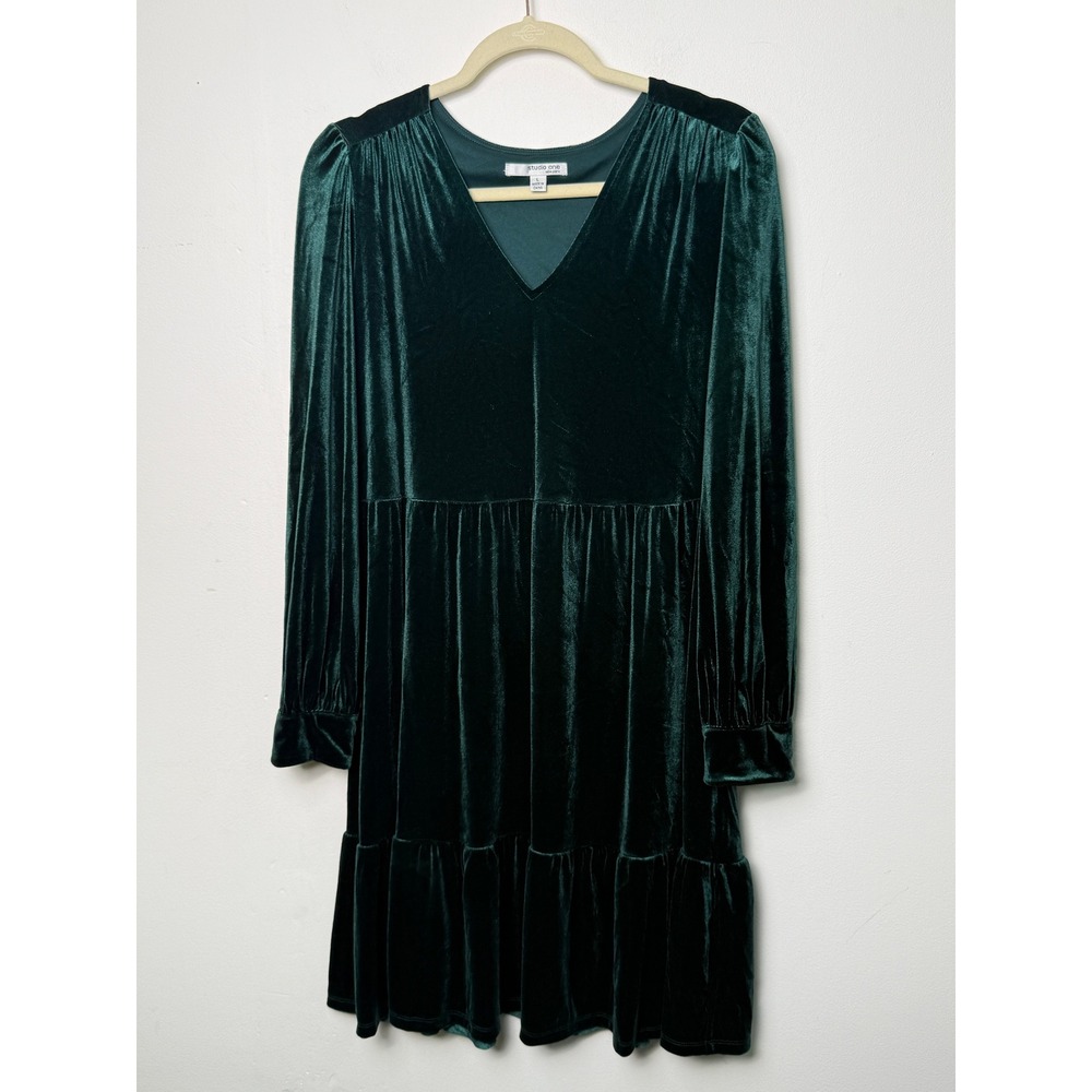 Green Velvet Tiered V-Neck Dress Studio One New York L Long Sleeve Holiday